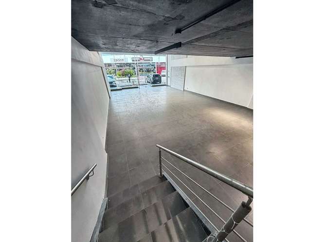 Alquiler de local a estrenar de 217 mts en Via Brasil/ City Plaza - Imagen 4