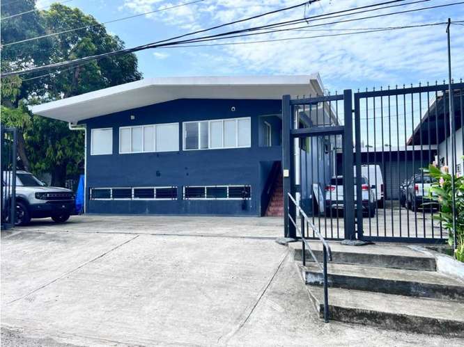Alquiler de Ofibodega de 450 mts en Parque Lefevre