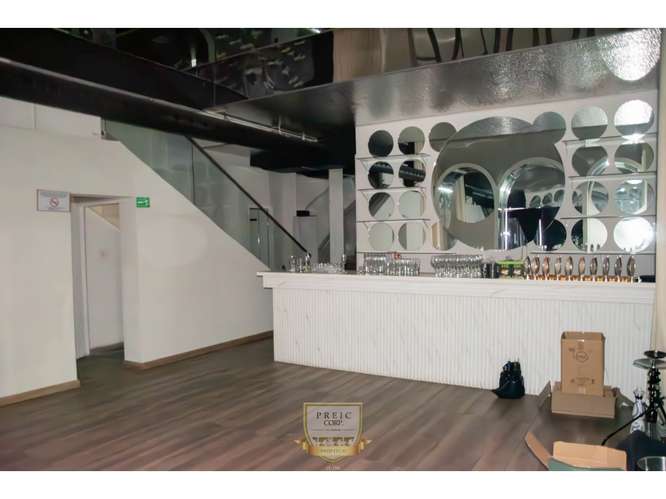 Alquilo local comercial en Plaza de San Francisco L.T - Imagen 3