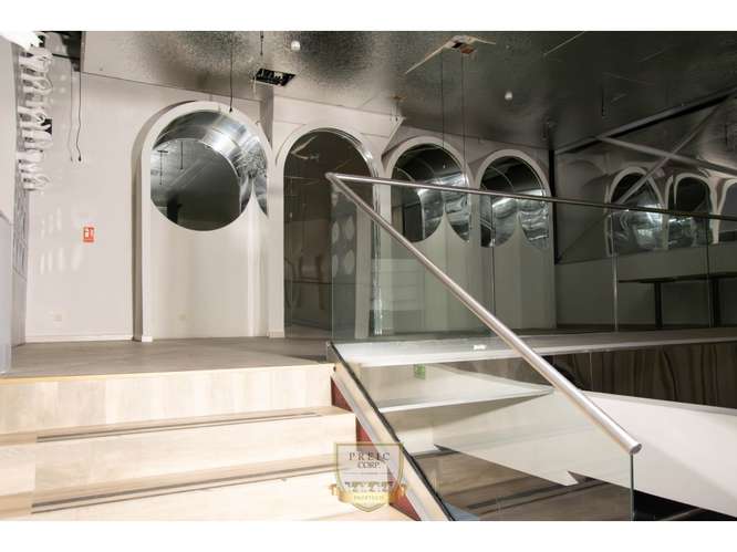 Alquilo local comercial en Plaza de San Francisco L.T - Imagen 2