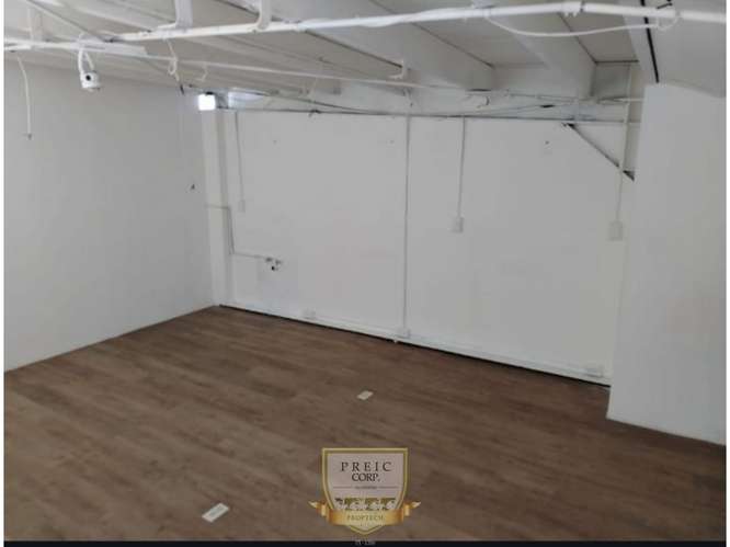 Alquilo local comercial en Plaza de San Francisco L.T - Imagen 2