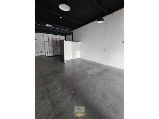 Alquilo local comercial en Plaza de San Francisco L.T - Imagen 8