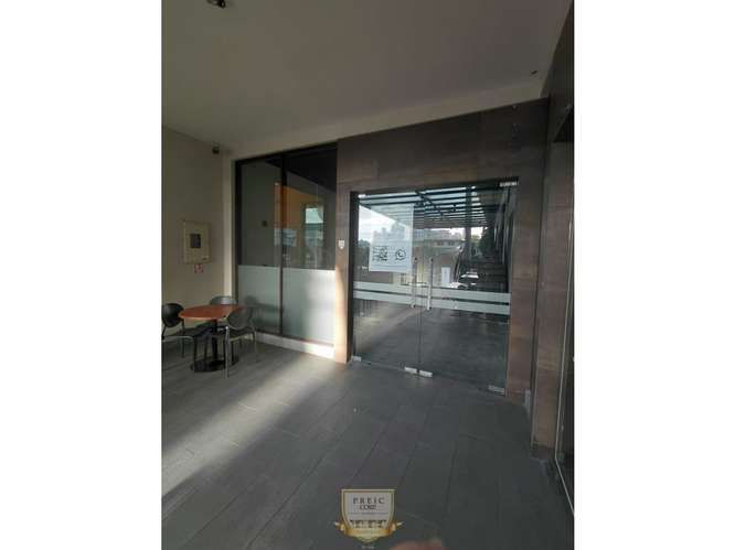 Alquilo local comercial en Plaza de San Francisco L.T - Imagen 3