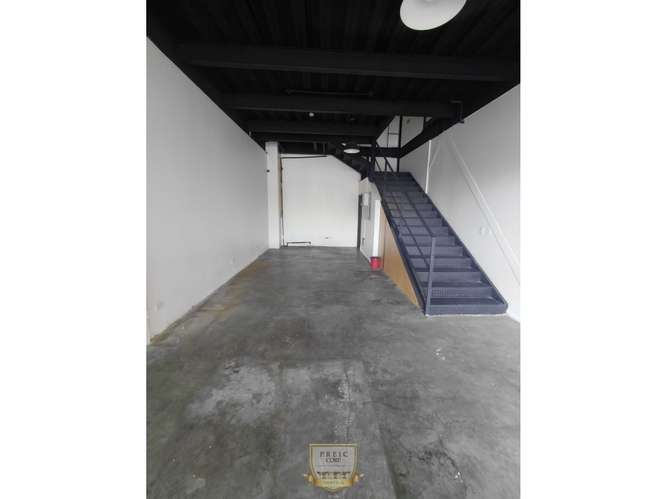 Alquilo local comercial en Plaza de San Francisco L.T - Imagen 11