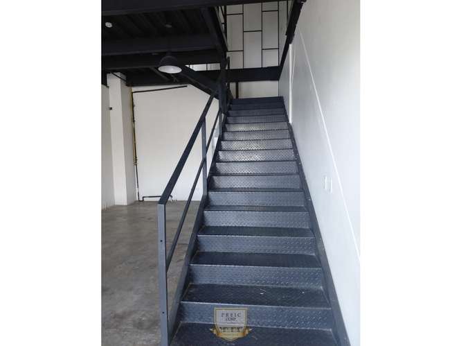 Alquilo local comercial en Plaza de San Francisco L.T - Imagen 12