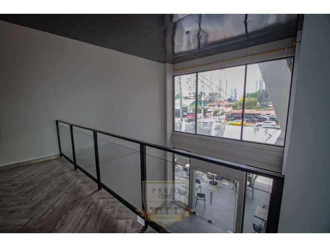 Alquilo local comercial en Plaza de San Francisco L.T - Imagen 6