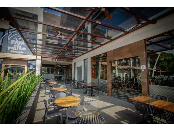 Alquilo local comercial en Plaza de San Francisco L.T - Imagen 9