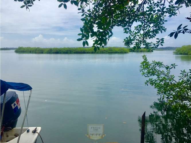Vendo finca en Bocas del Toro Isla Bastimento L.T