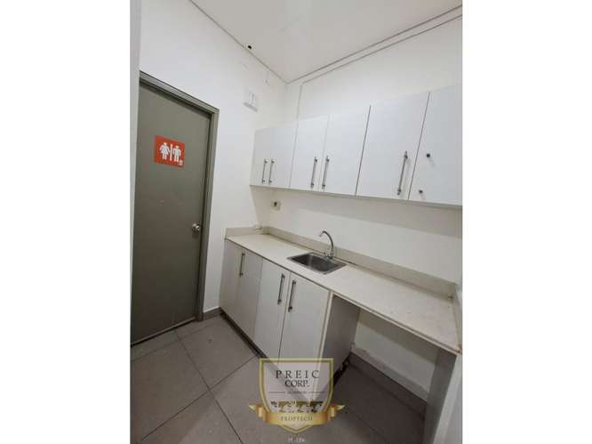 Alquilo local comercial en Calle 50 San Francisco L.T - Imagen 9