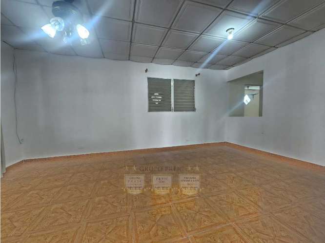 Casa en venta en Praderas de San Antonio con 4 parking G.S - Imagen 7