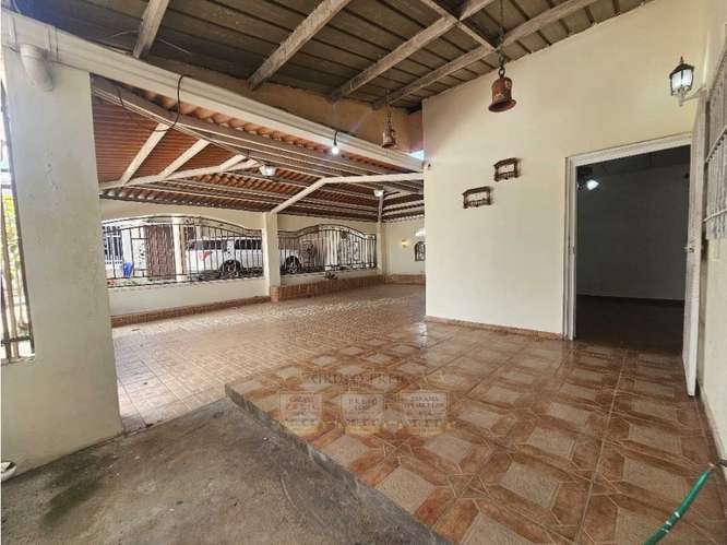 Casa en venta en Praderas de San Antonio con 4 parking G.S - Imagen 6