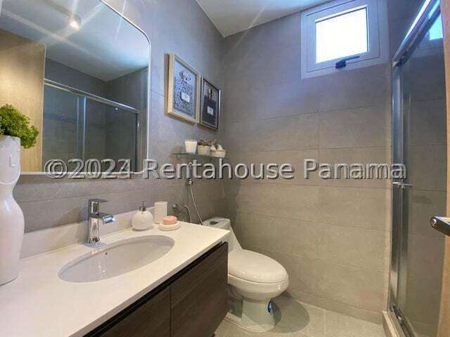 Alquiler de Apartamento en Via España Ph Park Square NS