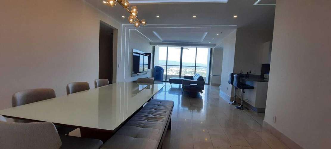 Vendo Apartamento de 188m2 en Santa Maria Greenview Residences 22-7123SRZ