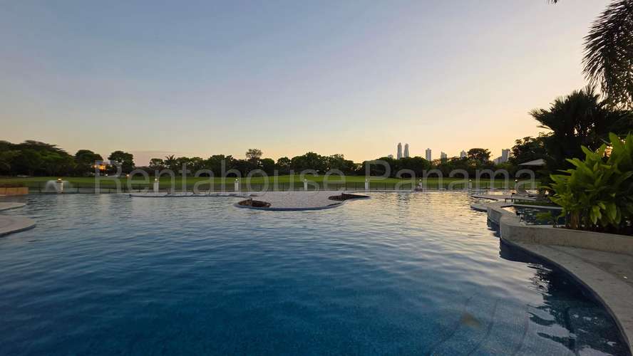 Vendo Apartamento de 269.70m2 en Santa Maria The Reserve 26-6836SRZ