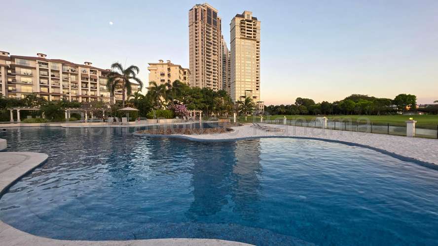 Vendo Apartamento de 269.70m2 en Santa Maria The Reserve 26-6836SRZ