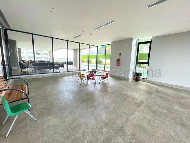 Vendo Apartamento de 339m2 en Santa Maria Albatross 27-264SRZ