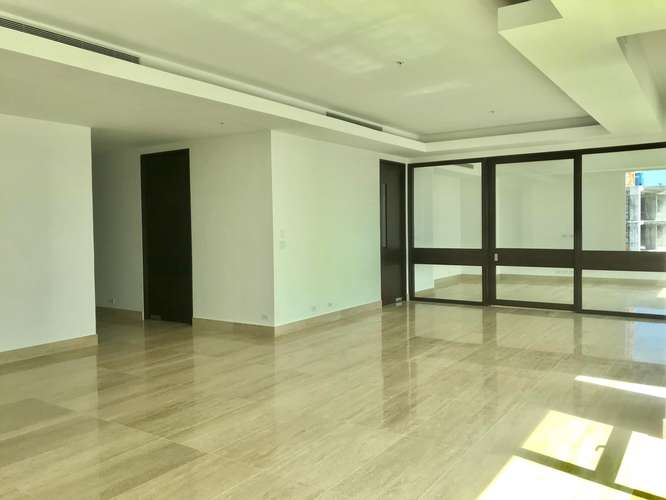 Vendo Apartamento de 306m2 en Santa Maria Solana 26-9171SRZ