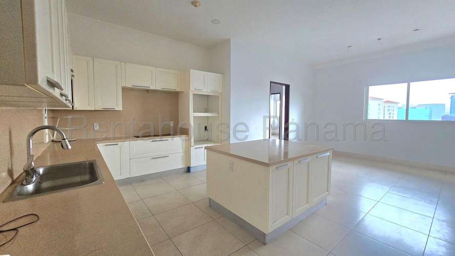 Vendo Apartamento de 484.73m2 en Santa Maria Regent 27-2098SRZ