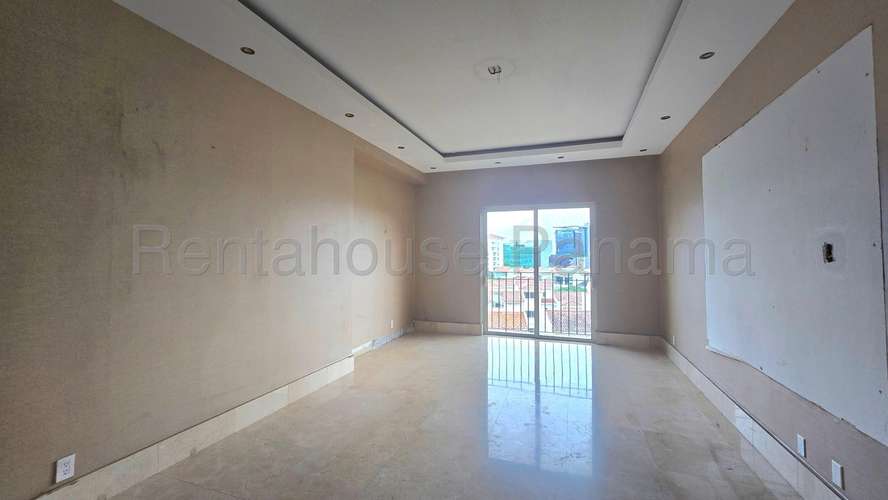 Vendo Apartamento de 484.73m2 en Santa Maria Regent 27-2098SRZ