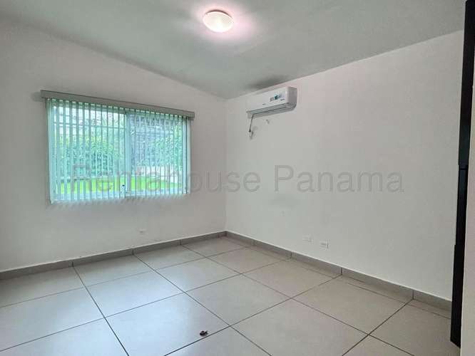 Alquiler de Casa con Línea blanca en Brisas Del Golf Club de Golf EC - Imagen 13