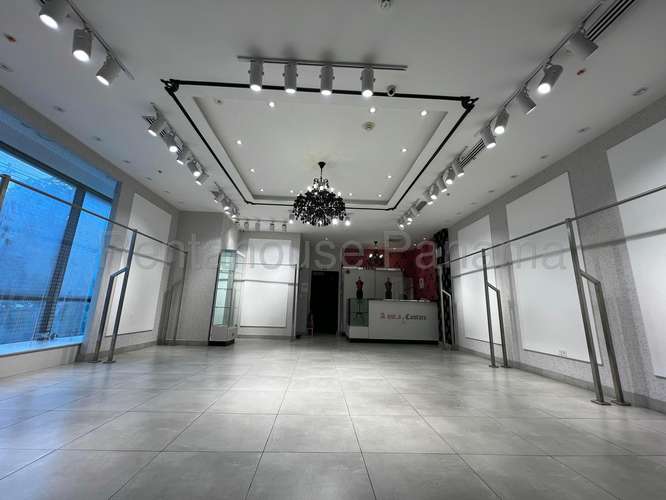 Venta de Local en Brisas Del Golf SN