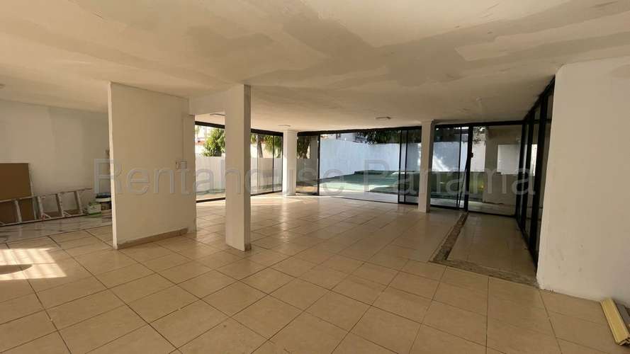 ALQUILER DE CASA COMERCIAL EN OBARRIO - Imagen 2