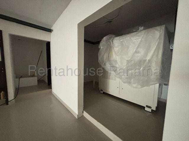 ALQUILER DE LOCAL COMERCIAL EN OBARRIO - Imagen 12