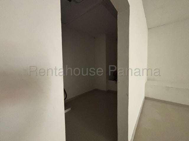 ALQUILER DE LOCAL COMERCIAL EN OBARRIO - Imagen 8