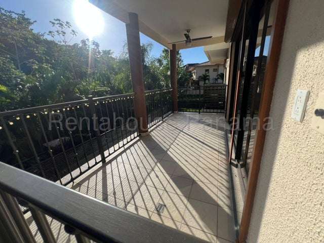 ALQUILER DE CASA EN CLAYTON