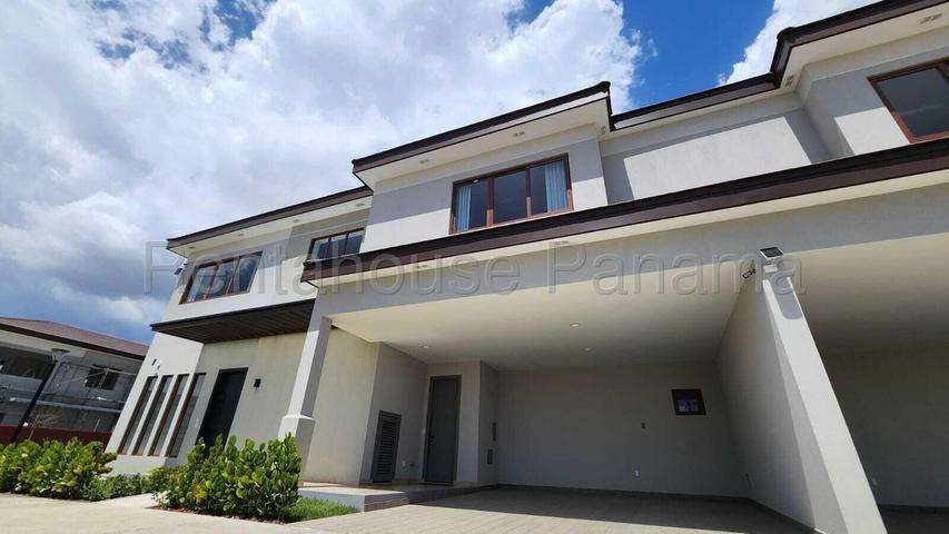 Casa en Venta Santa Maria 27EPP1854