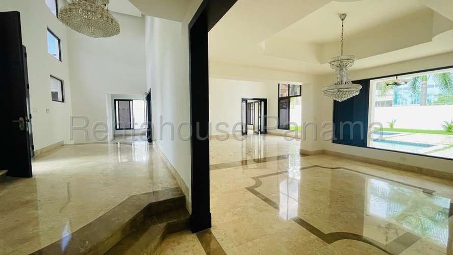 Venta Residencia 4 Recamaras con Piscina 1,045 m2 Costa del Este - ALYC 26-6541