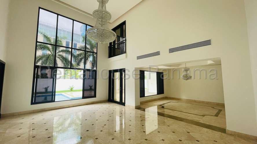 Venta Residencia 4 Recamaras con Piscina 1,045 m2 Costa del Este - ALYC 26-6541