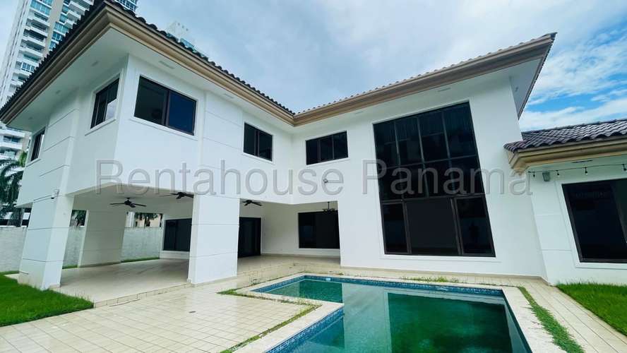 Venta Residencia 4 Recamaras con Piscina 1,045 m2 Costa del Este - ALYC 26-6541