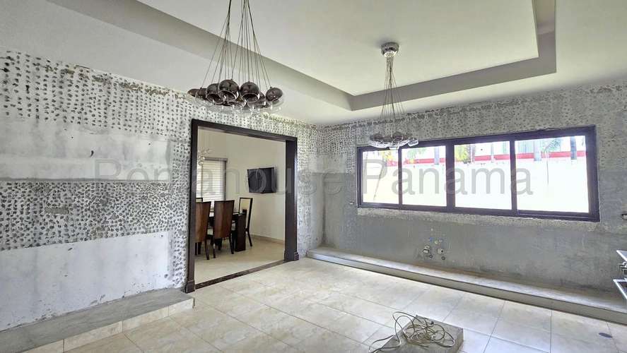 Venta Casa 4 Recamaras Piscina y Jacuzzi 866 m2 Costa del Este Town Center - ALYC 26-8126