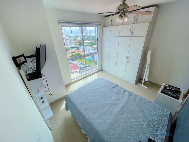 Vendo apartamento de 2 recámaras 3 baños, en Altos del Golf, 2 estacionamientos y balcón - Imagen 11
