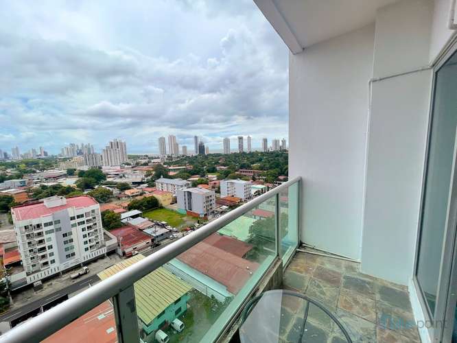 Vendo apartamento de 2 recámaras 3 baños, en Altos del Golf, 2 estacionamientos y balcón - Imagen 14
