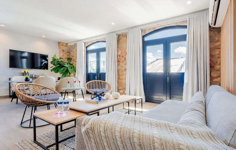  Apartamento en Casco Viejo I con balcón y terraza privada - Imagen 4