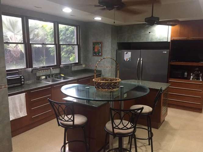 Venta Casa 4 Recamaras 658 m2 Lote 1,044 m2 Residencial Privado Costa del Este - ALYC 22-6613