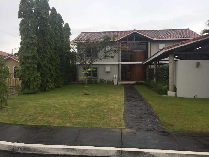Venta Casa 4 Recamaras 658 m2 Lote 1,044 m2 Residencial Privado Costa del Este - ALYC 22-6613