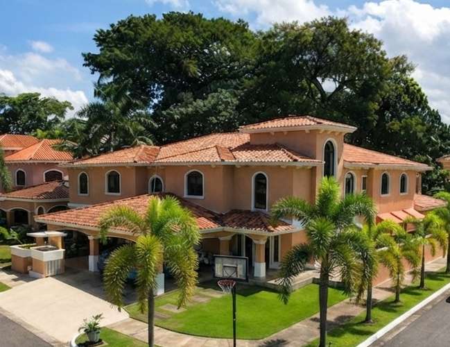 Casa en Clayton residencial privado 500 M²I Con piscina privada y terraza - Imagen 1