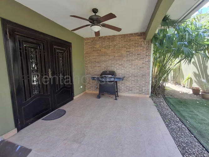 Venta de Casa en Condado del Rey Paseo Dorado | Solo Cliente Directo LFC