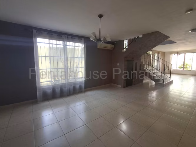 Venta de Casa en Condado del Rey Paseo Dorado | Solo Cliente Directo LFC