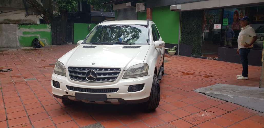 Mercedes-Benz GL 350 – Excelente Estado | Lujo, Comodidad y Confiabilidad