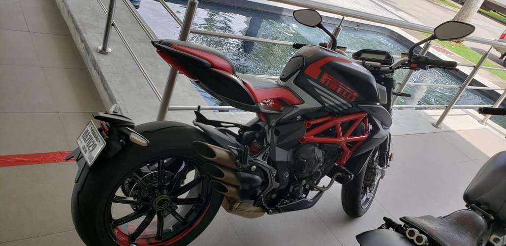 Mv Agusta Brutale 800 RR Pirelli 2019 IMPECABLE  - Imagen 5