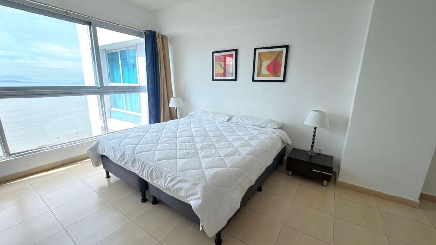 Apto en alquiler | 2 recámaras con vista al mar en la Av. Balboa - Imagen 2