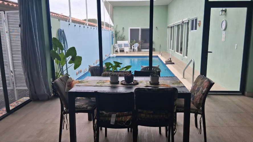 Casa Premium Full Amoblada con Piscina, Paneles Solares y BMW X5 en Coronado – $499,000