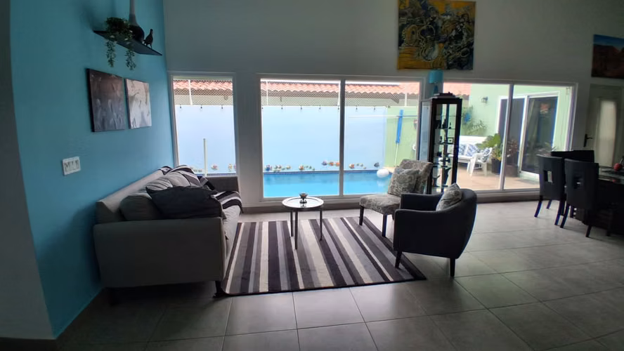 Casa Premium Full Amoblada con Piscina, Paneles Solares y BMW X5 en Coronado – $499,000