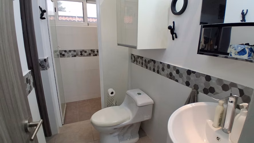 Casa Premium Full Amoblada con Piscina, Paneles Solares y BMW X5 en Coronado – $499,000