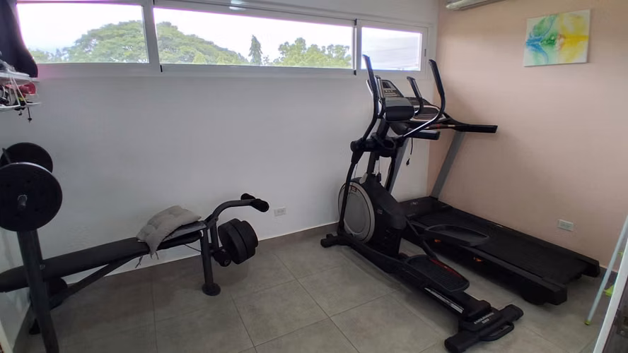 Casa Premium Full Amoblada con Piscina, Paneles Solares y BMW X5 en Coronado – $499,000