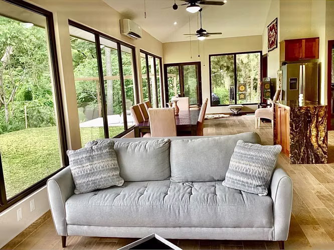 Casa ideal con vista a las montañas, rodeada de naturaleza en ALTOS DEL MARIA por $275,000